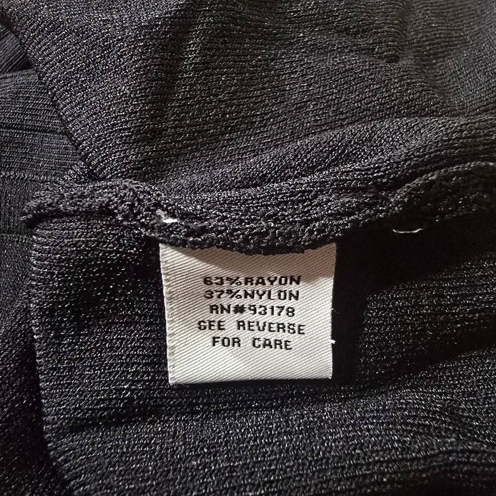 Carmen Marc Valvo Medium Black and Green Batwing Knit Top - Picture 7 of 8